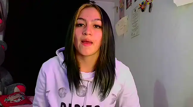 Snapshot of lucycherry__ chatting on 11, 12, 2024 lucycherry online show from 11, 12, 2024