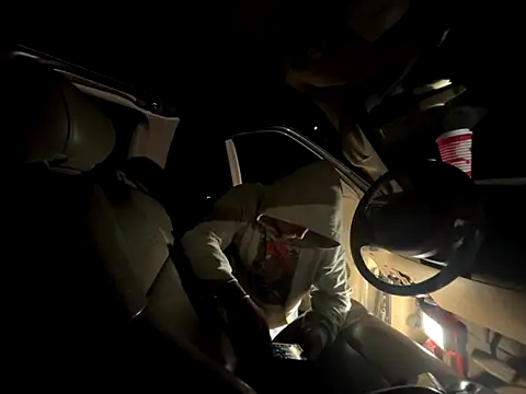 Snapshot of itsjameswebbscope chatting on 4, 10, 2025 itsjameswebbscope online show from 4, 10, 2025