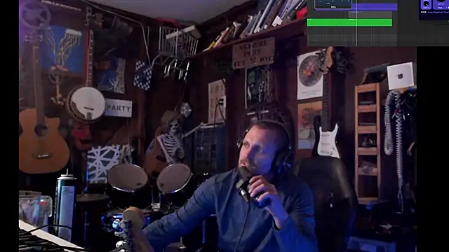 Snapshot of itsjameswebbscope chatting on 8, 10, 2025 itsjameswebbscope online show from 8, 10, 2025