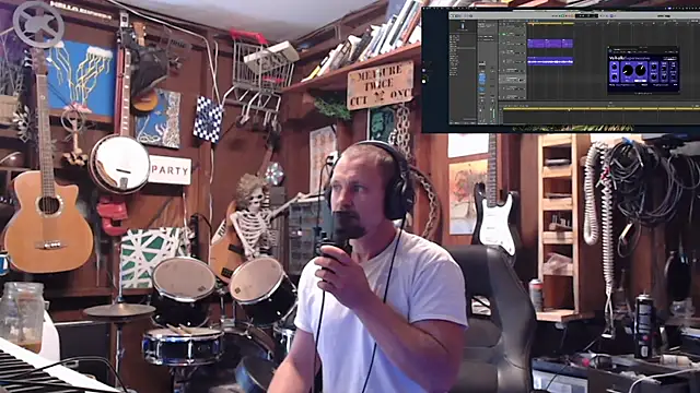 Snapshot of itsjameswebbscope chatting on 12, 10, 2025 itsjameswebbscope online show from 12, 10, 2025