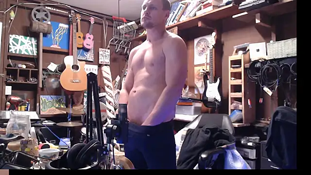 Snapshot of itsjameswebbscope chatting on 17, 12, 2025 itsjameswebbscope online show from 17, 12, 2025