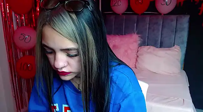 Violettasquirt online show from 13, 2, 2025