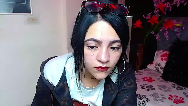 Violettasquirt online show from 17, 12, 2025