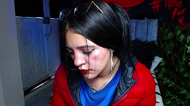 Violettasquirt online show from 17, 4, 2026