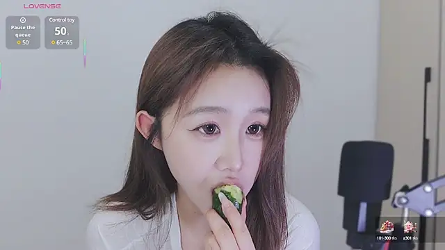 Snapshot of Hazel-11 chatting on 19, 2, 2025 Hazel-11 online show from 19, 2, 2025