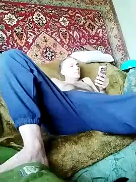 Pineapple04 online show from 4, 1, 2025