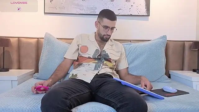 Ethan  Walker online show from 17, 3, 2026