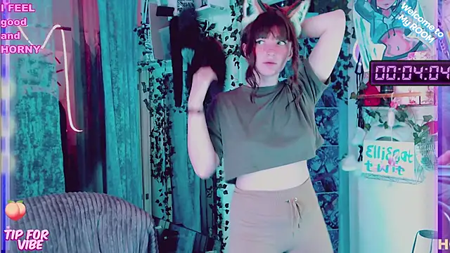 Snapshot of Toxic_Ellies chatting on 2, 2, 2025 Toxic Ellies online show from 2, 2, 2025