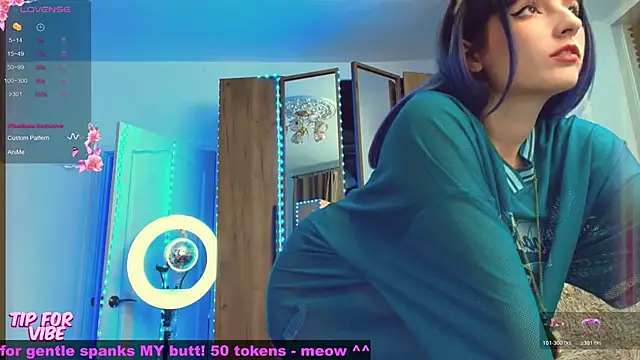 Snapshot of Toxic_Ellies chatting on 22, 11, 2025 Toxic Ellies online show from 22, 11, 2025