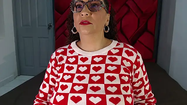 EvaMills1 online show from 9, 2, 2025