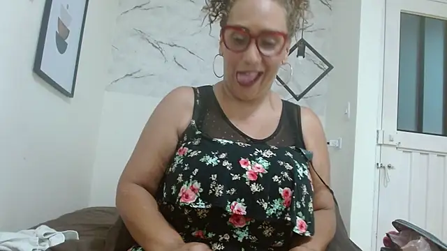 EvaMills1 online show from 29, 9, 2025