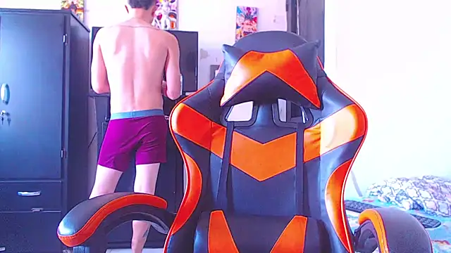 ADAM HOT online show from 4, 4, 2026