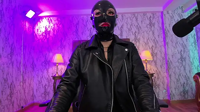 Camila Chainn online show from 11, 2, 2025