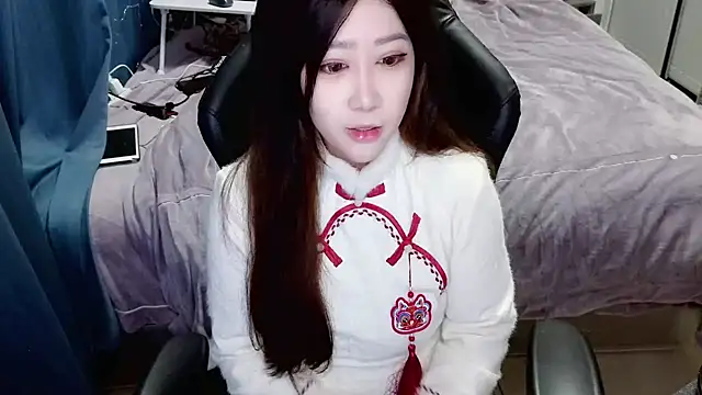 Snapshot of Angelababy001 chatting on 5, 1, 2025 Angelababy001 online show from 5, 1, 2025