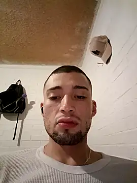 Snapshot of Suggarwhite18CM chatting on 8, 11, 2025 Suggarwhite18CM online show from 8, 11, 2025