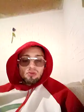 Snapshot of Suggarwhite18CM chatting on 12, 11, 2025 Suggarwhite18CM online show from 12, 11, 2025