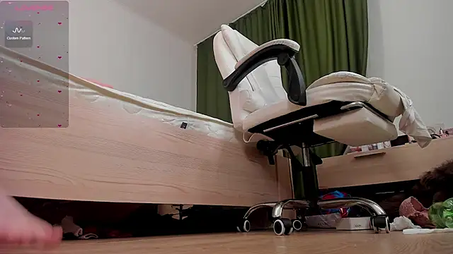 mirida fox online show from 7, 3, 2025