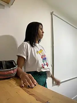 Snapshot of sharonmiller_2_ chatting on 28, 2, 2025 sharonmiller 2 online show from 28, 2, 2025