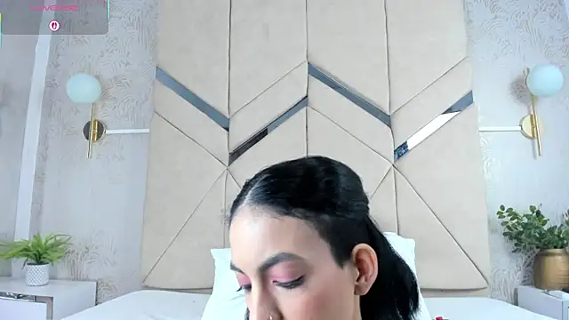 LilitRobins online show from 8, 10, 2025