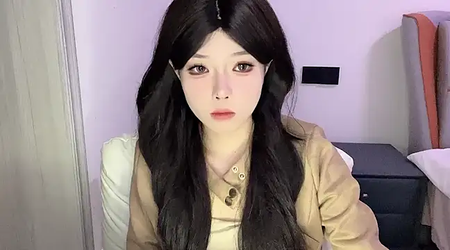 Snapshot of Q-ing chatting on 10, 3, 2025 Q-ing online show from 10, 3, 2025