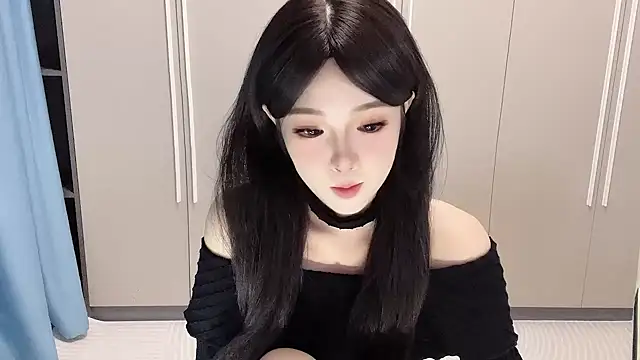 Snapshot of Q-ing chatting on 3, 11, 2025 Q-ing online show from 3, 11, 2025