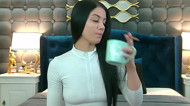 LeyaCass online show from 16, 1, 2025