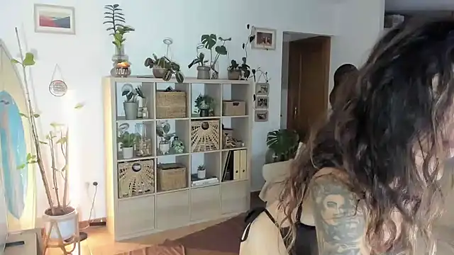 desertd2310 online show from 22, 2, 2025