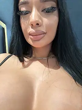 amirahylerr online show from 8, 12, 2024