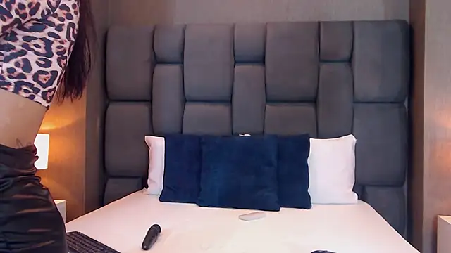 SophieWolkman online show from 27, 2, 2025