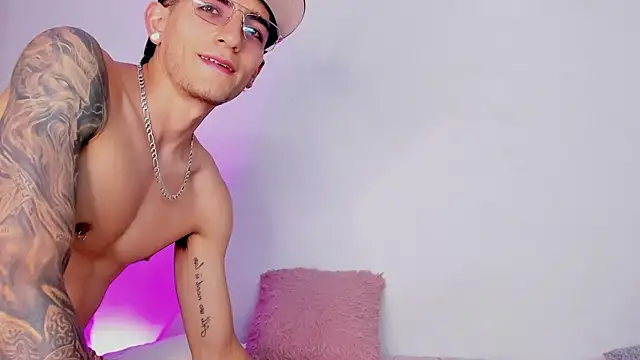 Snapshot of _NATAHSA_ chatting on 28, 2, 2025 NATAHSA online show from 28, 2, 2025