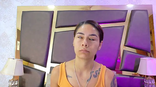 Snapshot of NicoleEsposito chatting on 21, 10, 2025 NicoleEsposito online show from 21, 10, 2025