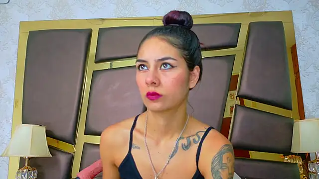 Snapshot of NicoleEsposito chatting on 28, 11, 2025 NicoleEsposito online show from 28, 11, 2025