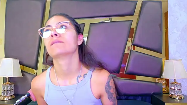 Snapshot of NicoleEsposito chatting on 2, 12, 2025 NicoleEsposito online show from 2, 12, 2025