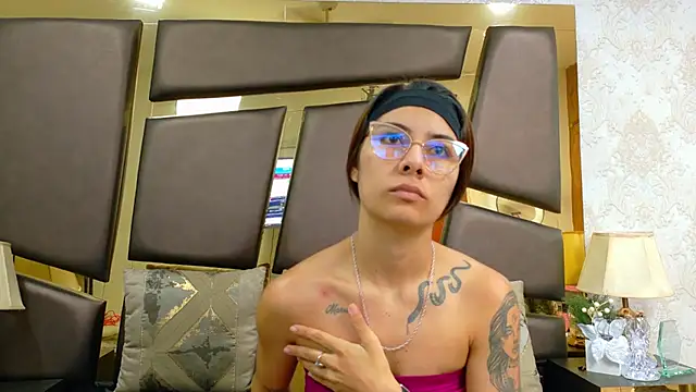 Snapshot of NicoleEsposito chatting on 9, 1, 2026 NicoleEsposito online show from 9, 1, 2026