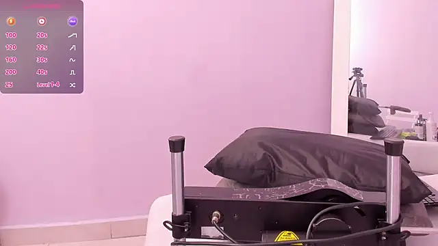 Snapshot of Maddyjohnsonn chatting on 10, 12, 2024 Maddyjohnsonn online show from 10, 12, 2024