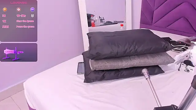 Snapshot of Maddyjohnsonn chatting on 24, 12, 2024 Maddyjohnsonn online show from 24, 12, 2024