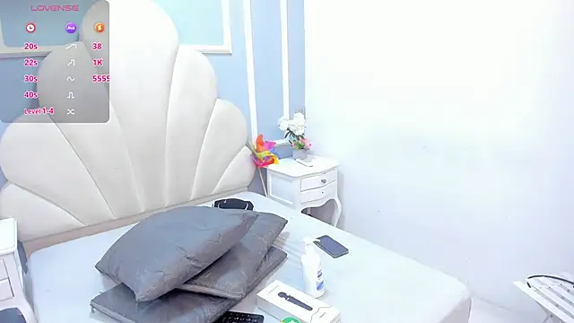 Snapshot of Maddyjohnsonn chatting on 7, 1, 2025 Maddyjohnsonn online show from 7, 1, 2025