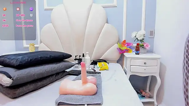 Snapshot of Maddyjohnsonn chatting on 10, 1, 2025 Maddyjohnsonn online show from 10, 1, 2025