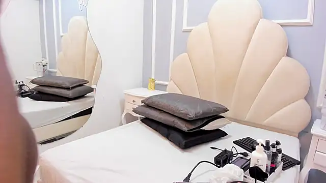 Snapshot of Maddyjohnsonn chatting on 15, 1, 2025 Maddyjohnsonn online show from 15, 1, 2025