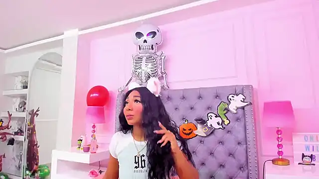 HaileeRoberts online show from 19, 10, 2025