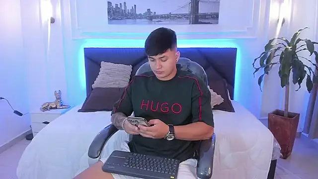 Snapshot of Cristopher_strong chatting on 30, 11, 2025 Cristopher strong online show from 30, 11, 2025