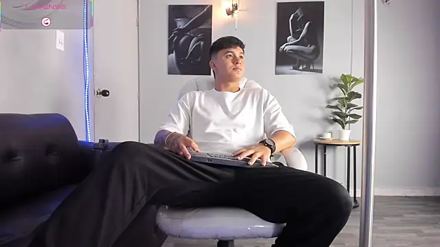 Cristopher strong online show from 9, 3, 2026