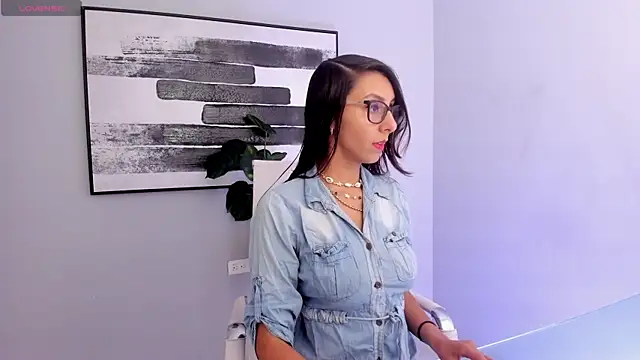 luna willians online show from 5, 3, 2025