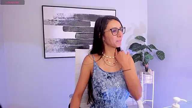 luna willians online show from 5, 3, 2025