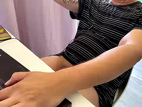 tomazu11 online show from 15, 1, 2026