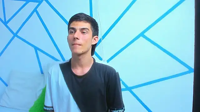 Snapshot of liam_scott77 chatting on 5, 12, 2024 liam scott77 online show from 5, 12, 2024