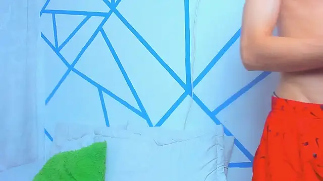 Snapshot of liam_scott77 chatting on 15, 12, 2024 liam scott77 online show from 15, 12, 2024