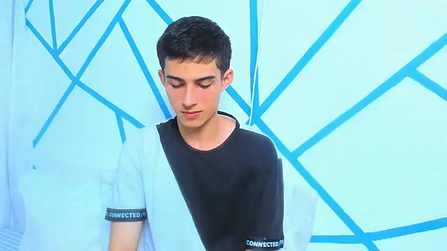 Snapshot of liam_scott77 chatting on 7, 2, 2025 liam scott77 online show from 7, 2, 2025