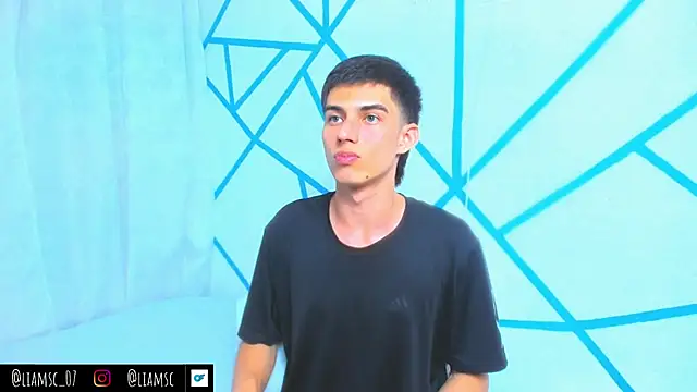 Snapshot of liam_scott77 chatting on 30, 10, 2025 liam scott77 online show from 30, 10, 2025