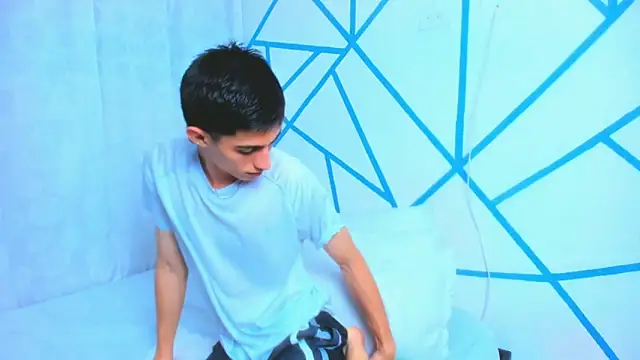 Snapshot of liam_scott77 chatting on 5, 11, 2025 liam scott77 online show from 5, 11, 2025